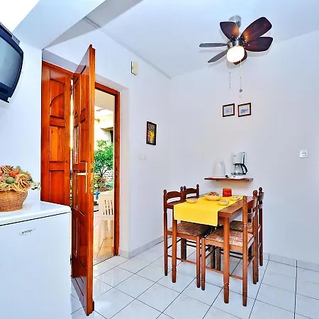 Bruna 653 Apartman