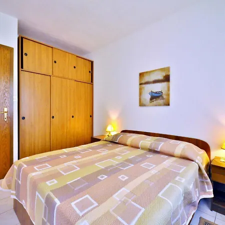 Апартаменты Bruna 653 *