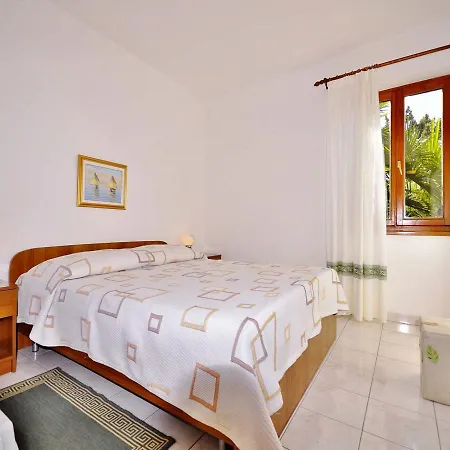 Bruna 653 Апартаменты