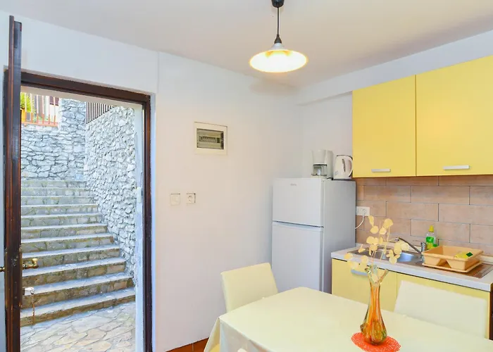 아파트 Bruna 653 라벡