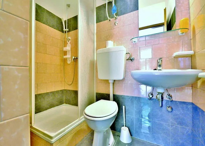 아파트 Bruna 653 라벡