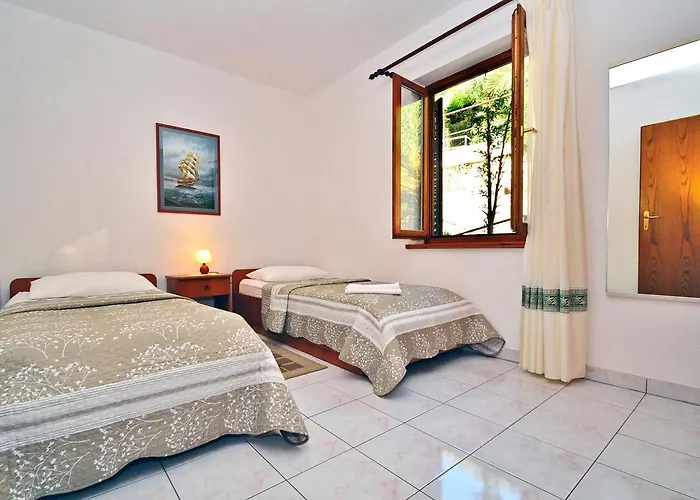 아파트 Bruna 653 라벡